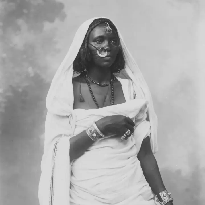 Black and white photo of an african woman.