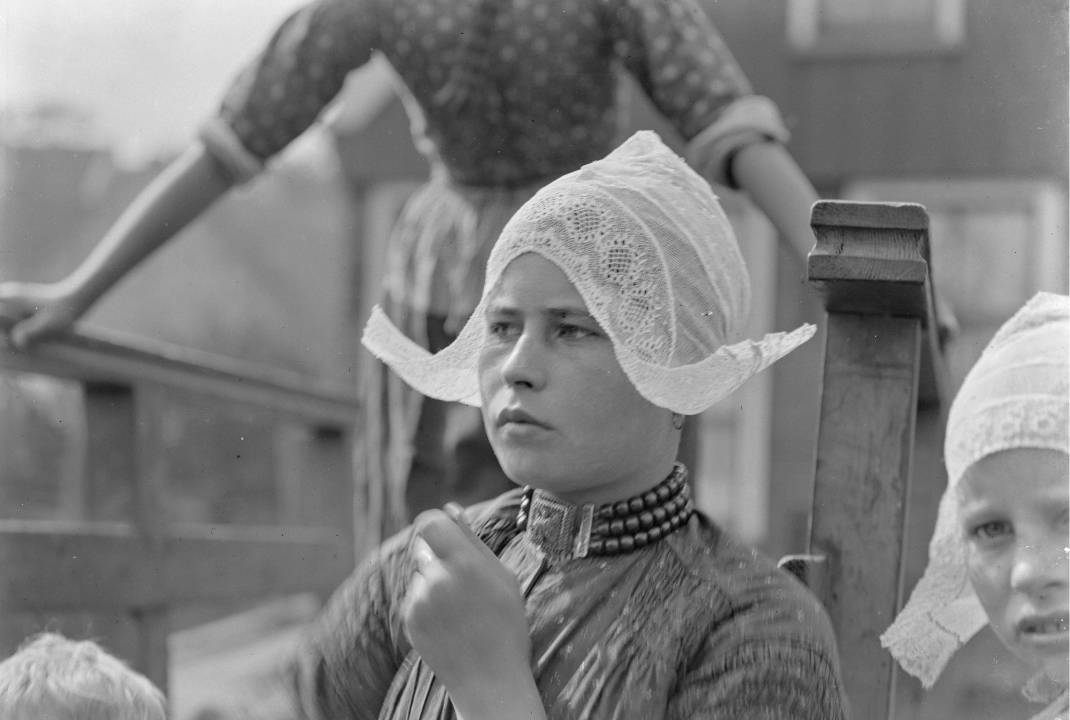 Young women in the Netherlands, by George Crombie